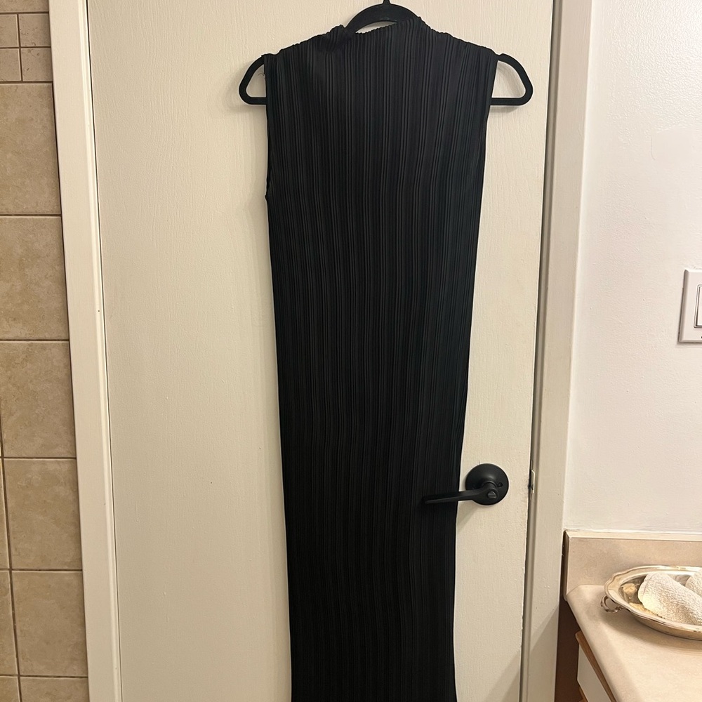 Aritzia Black Sleeveless Dress